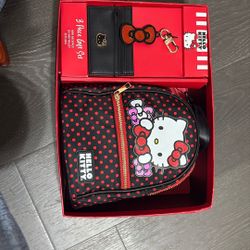 Hello Kitty 3 pc set 35$