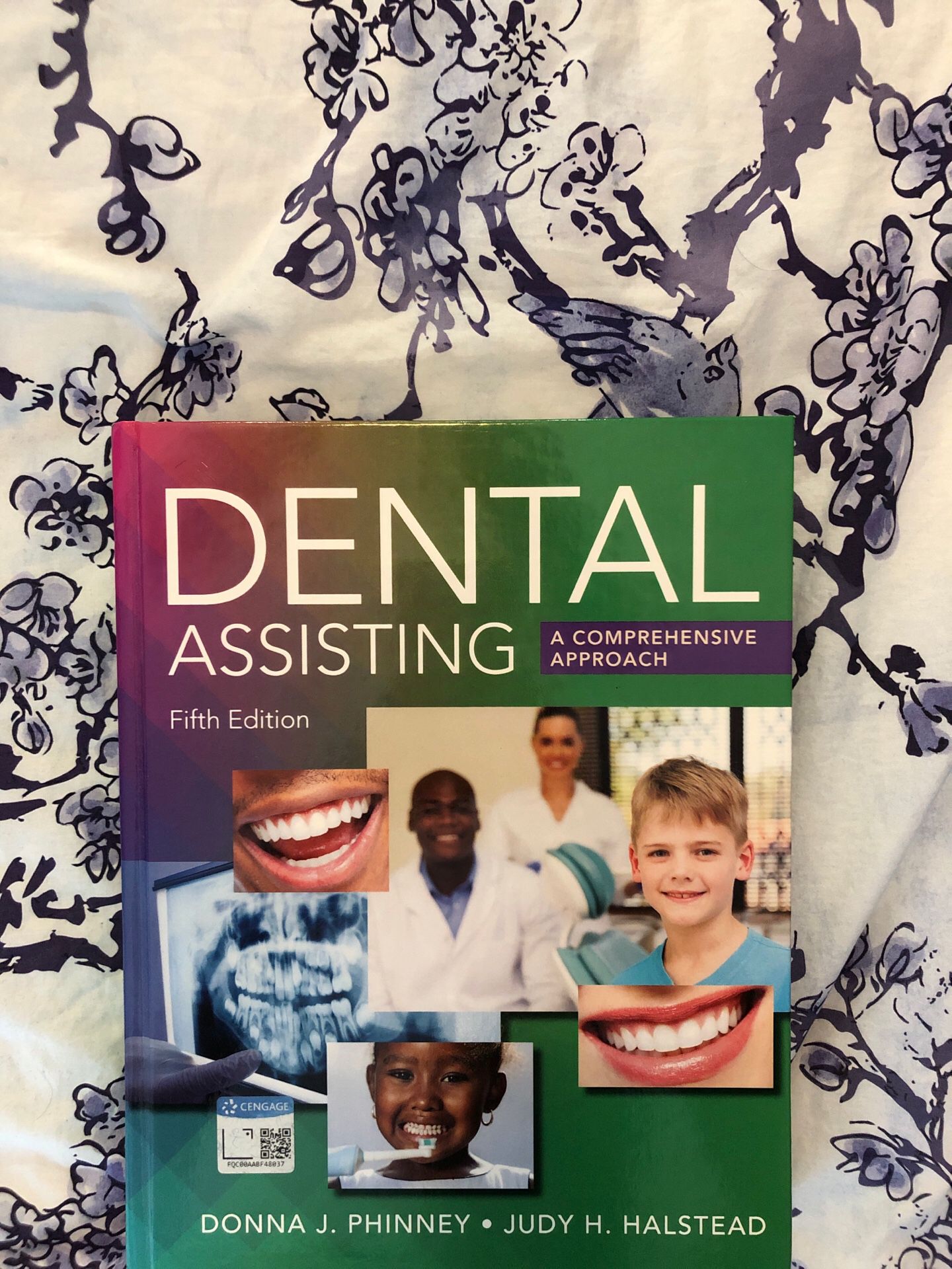 Fifth edition lightly used dental assisting textbook
