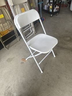 New Chairs Round Tables