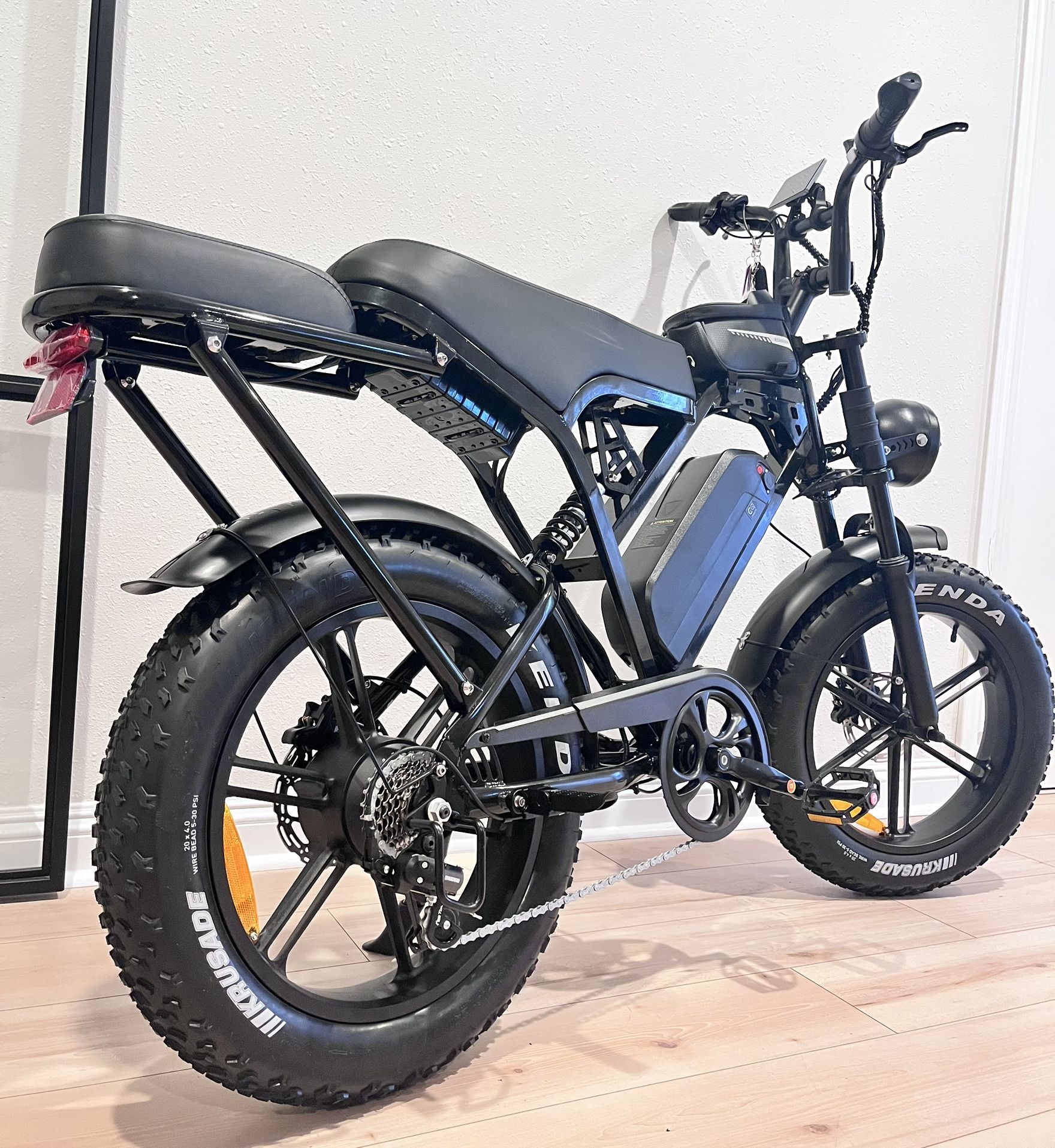 New Adult Electric Bike 1500W Peak,32mph, 15AH Battery, Removable Dual Seat, 20in Tires