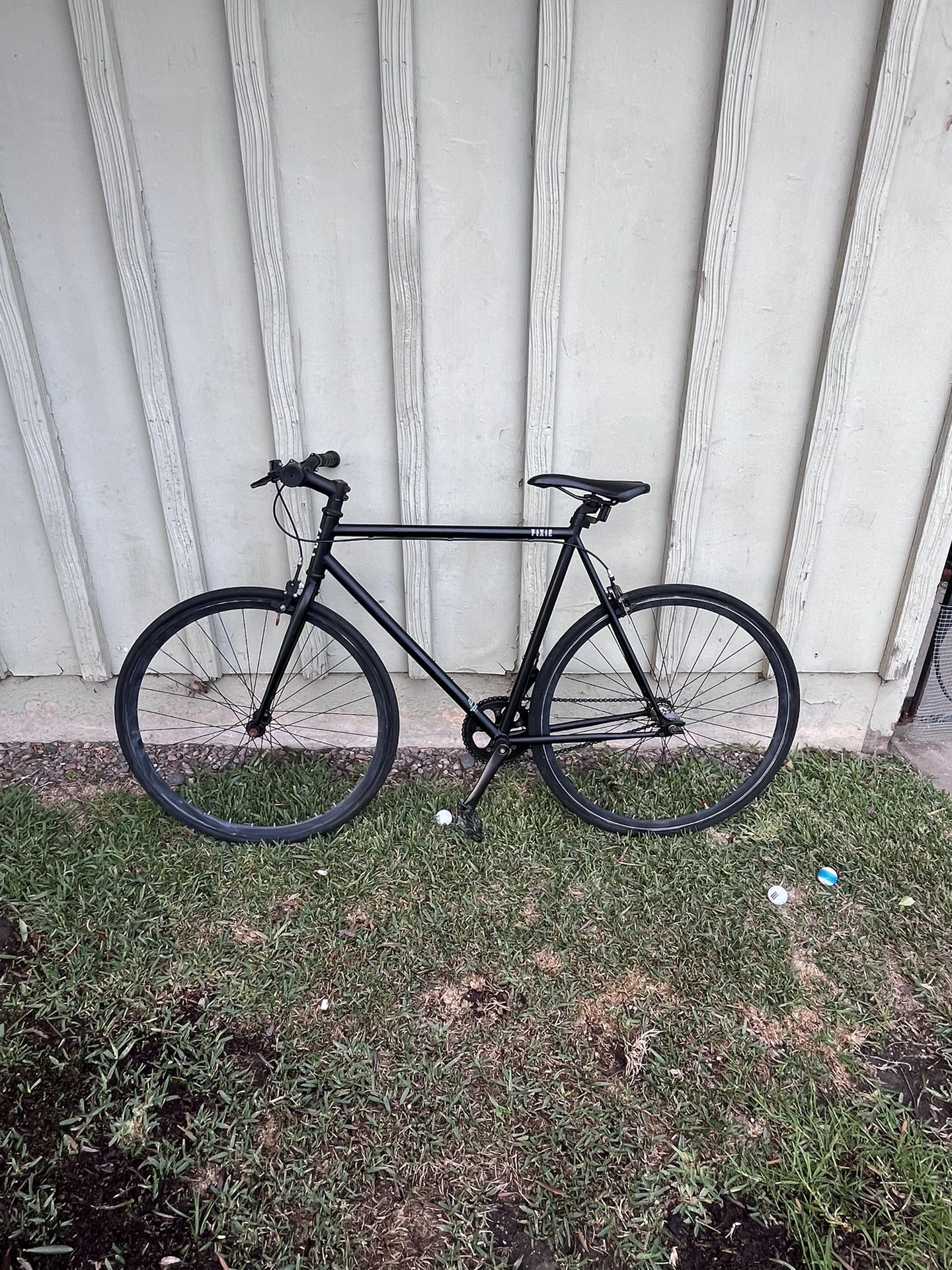 Fixie 6KU Bike 26 inch Black New Chain And Runs Smooth 