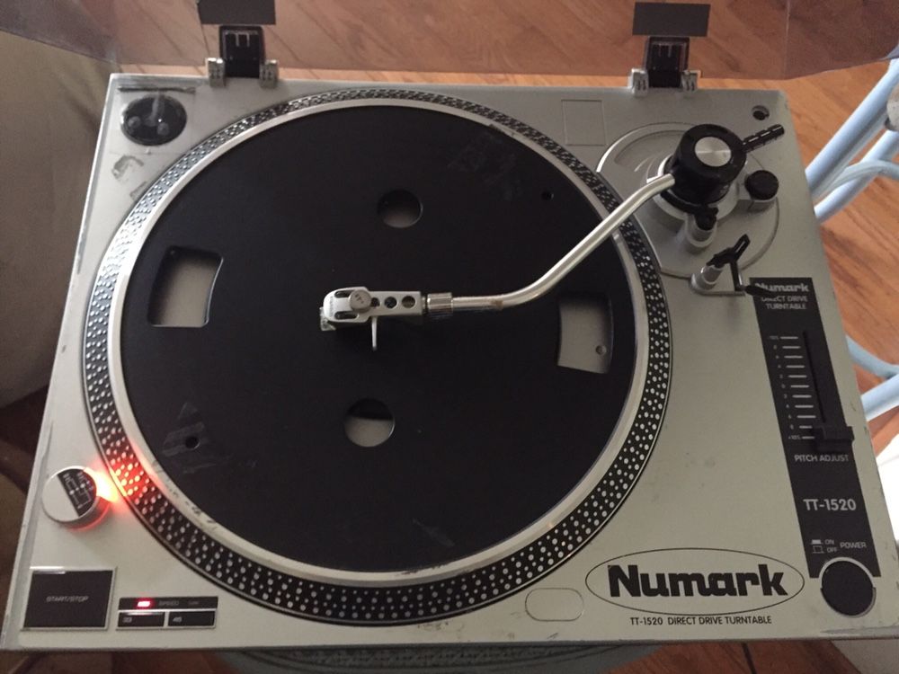 Numark TT-1520 Turntable