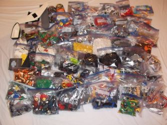 Lego lot partial sets and loose bricks some rare pieces 50 pounds