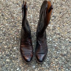 Dark Brown Cowboy Boots – Classic Western Look (Scuffed Tips)