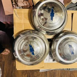 52 Chevy Styleline Deluxe Dog Dish Caps Full Set