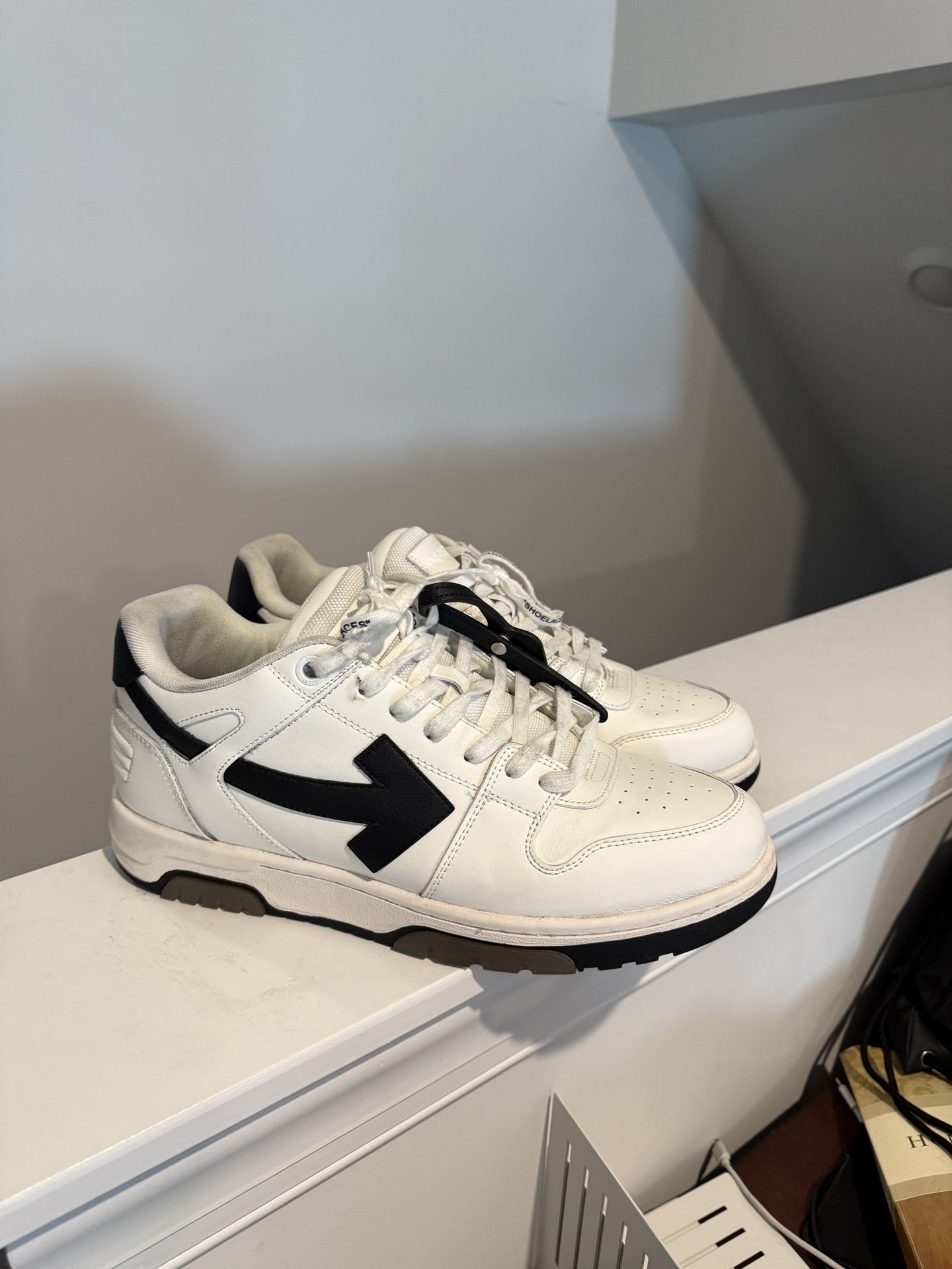 Size 14 Off White Mens Out of Office