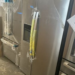 Whirlpool 20.6 cu ft Counter Depth 36 in Side By Side  Refrigerator  in Stainless Steel. 