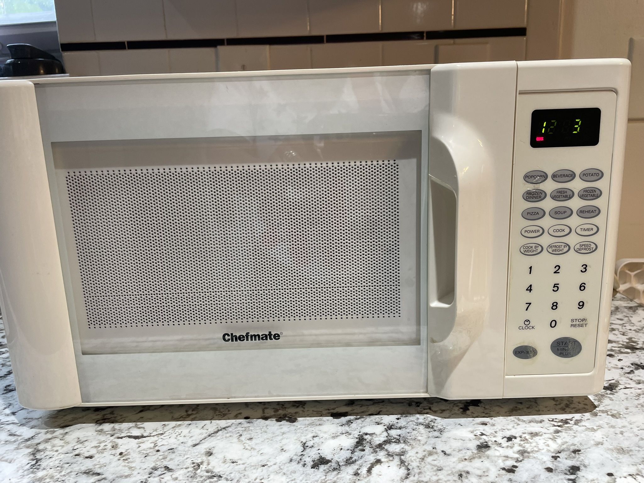 Chef Mate Microwave Pre-owned Excellent Condition