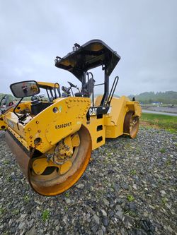 2014 Caterpillar CB64 Tandem Roller