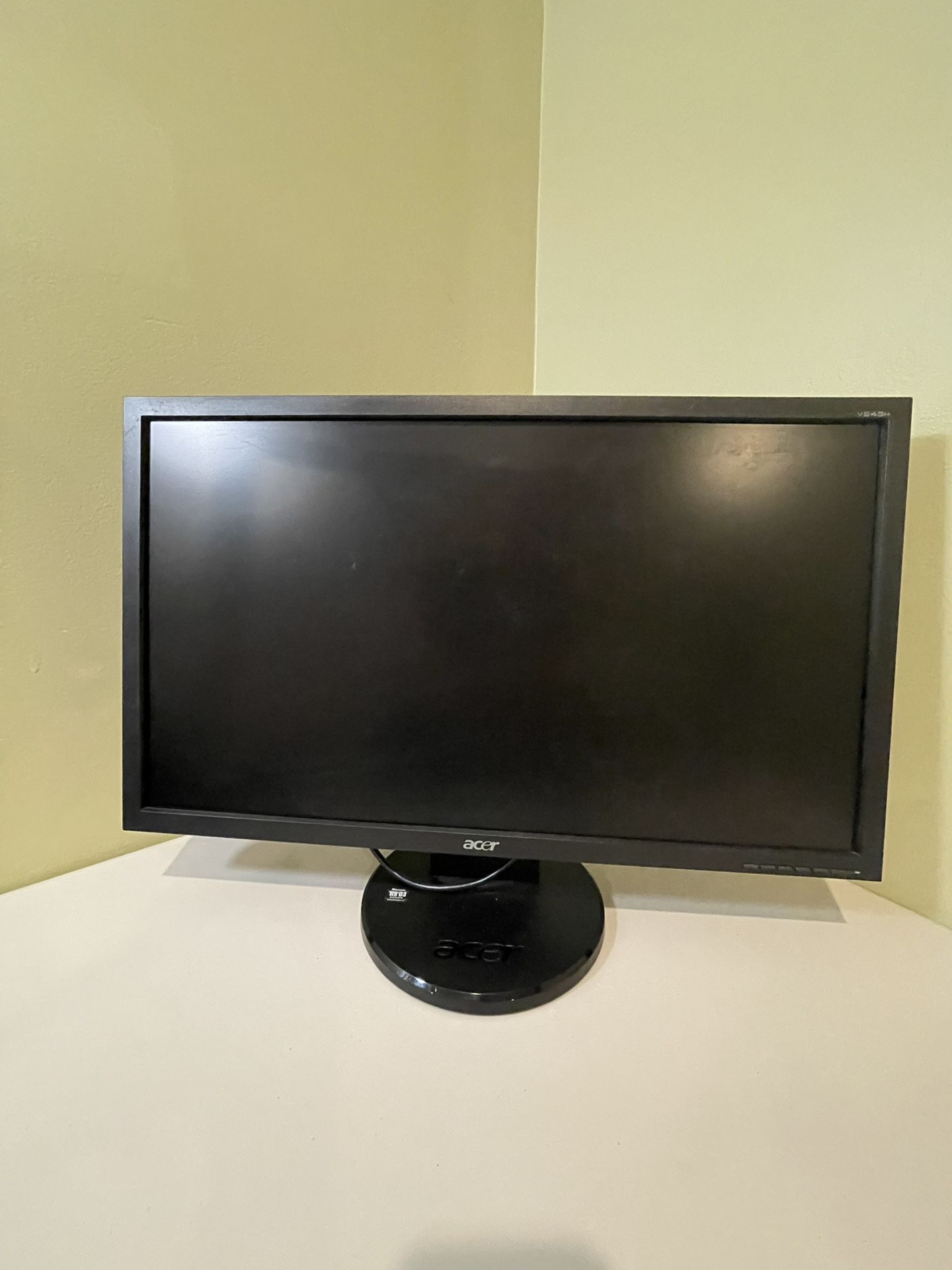 Acer V243H 24” Widescreen LCD Monitors (Bundle of 3)