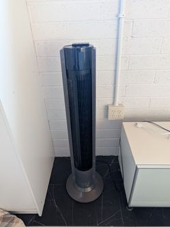 Beautiful spin fan in very good condition with remote control and good working condition