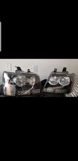 2007 Chevy Tahoe head lights