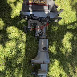 Suzuki DT4 Outboard Motor