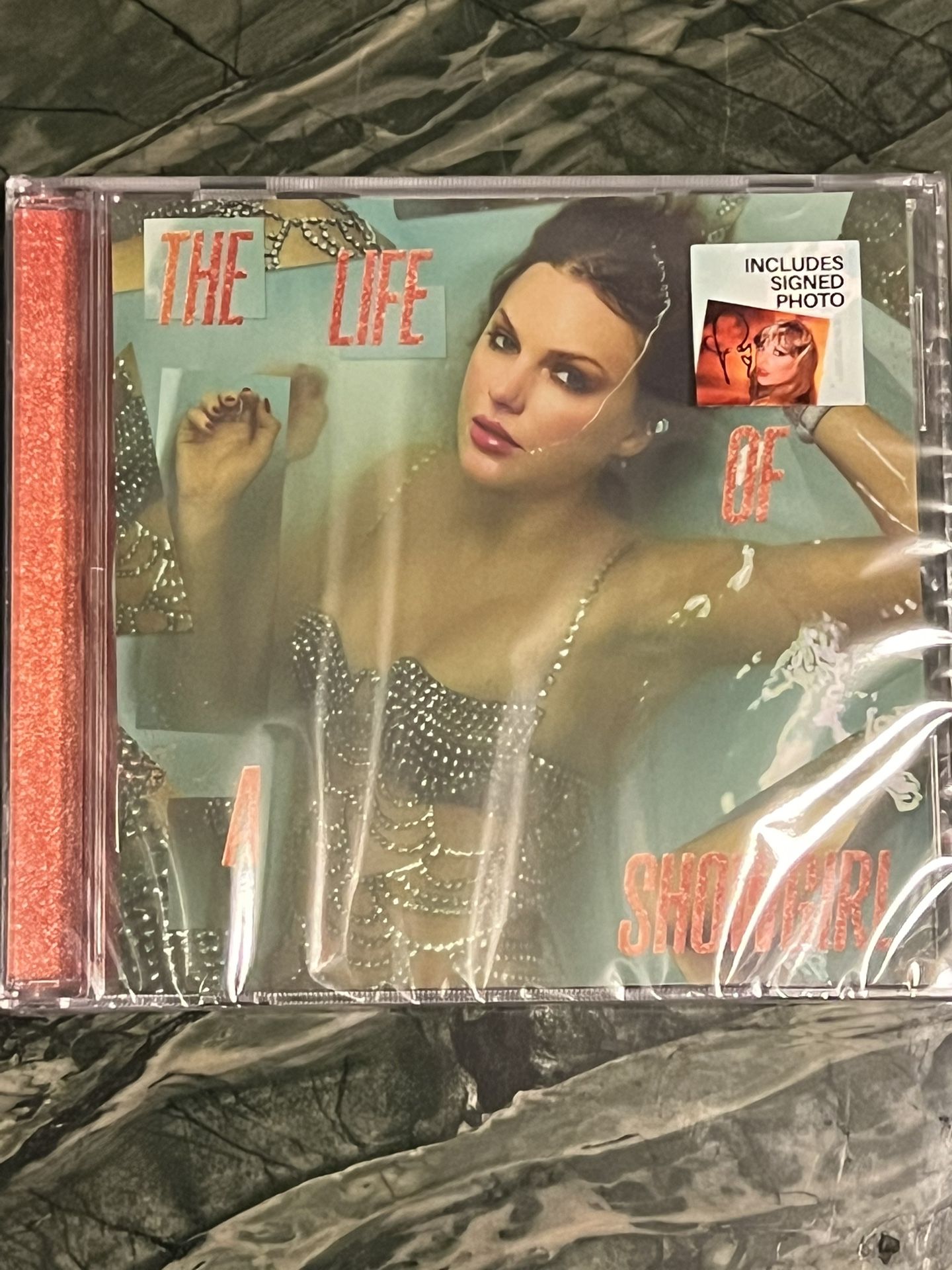 Taylor Swift The Life of a Showgirl CD + Hand Signed Photo 1