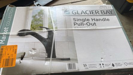 Glacier Bay Single Handle Pull-Out Kitchen Faucet