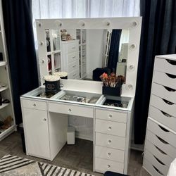BRAND NEW MAKEUP VANITY ANY STYLES $50 DOWN