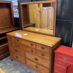 Dresser With Mirror 