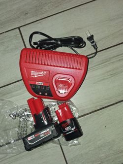 Milwaukee m12 battery and charger