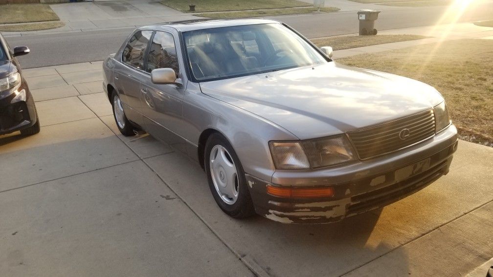 1995 Lexus LS 400