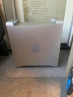Vintage Apple computer Mac g4 and Mac g5