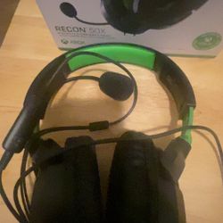 Turtle Beach Recon 50X Stereo Gaming Headset for Xbox One/Series X|S - Black/Green: Built-In Microphone, 3.5mm Jack Connection