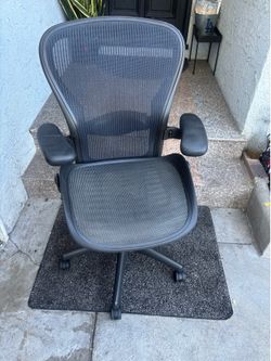 Herman Miller Aeron chair size C