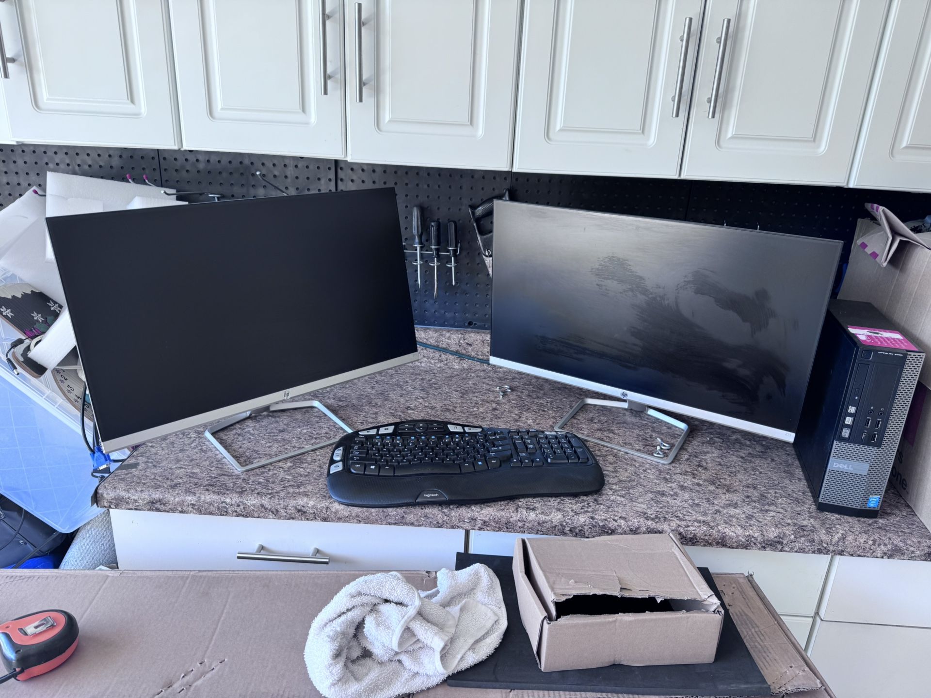 LIKE NEW HP LARGER SCREEN DUAL MONITORS