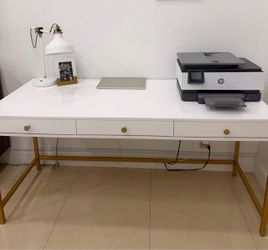 Modern desk