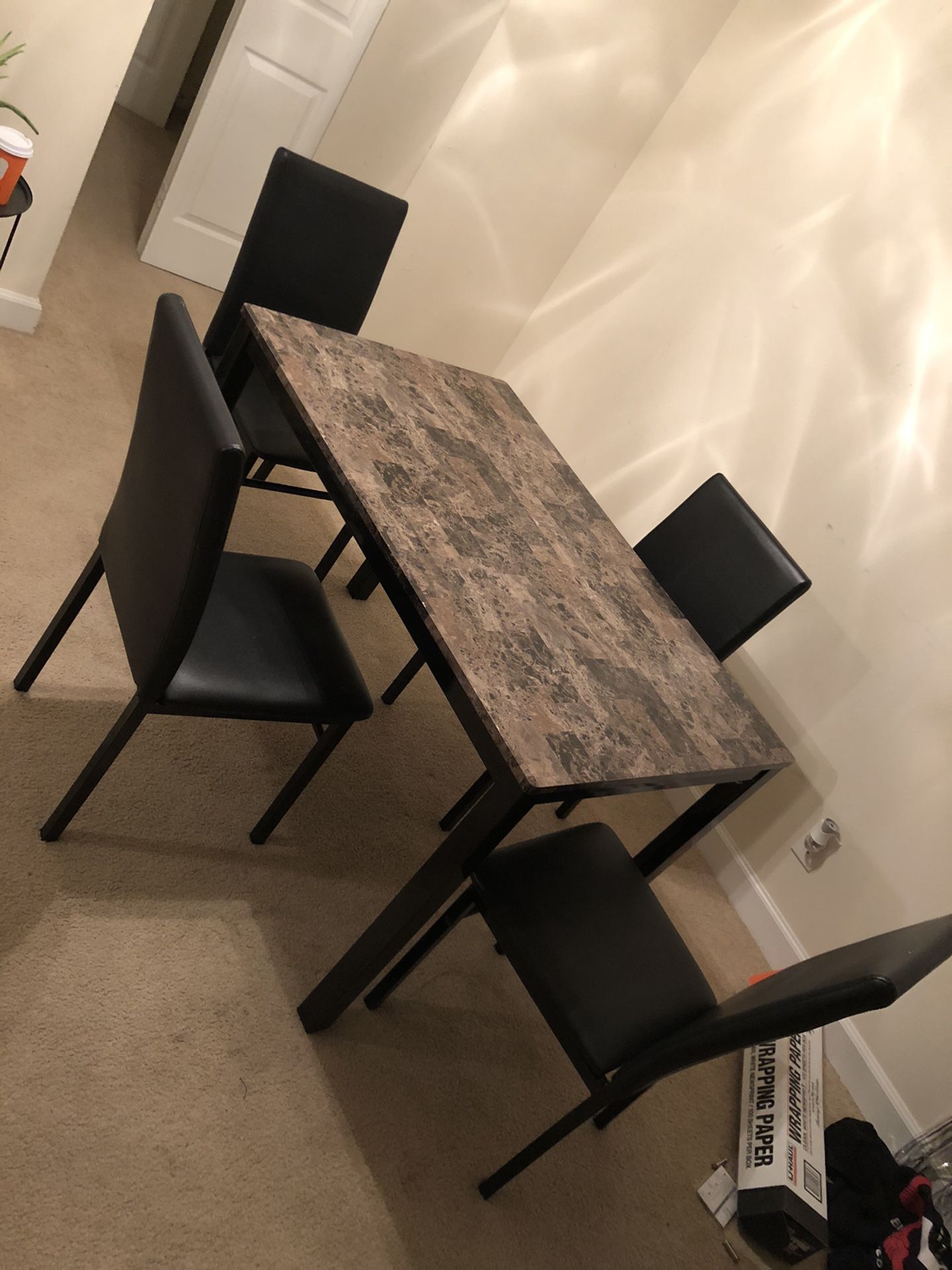 Kitchen Table w/ all 4 chairs