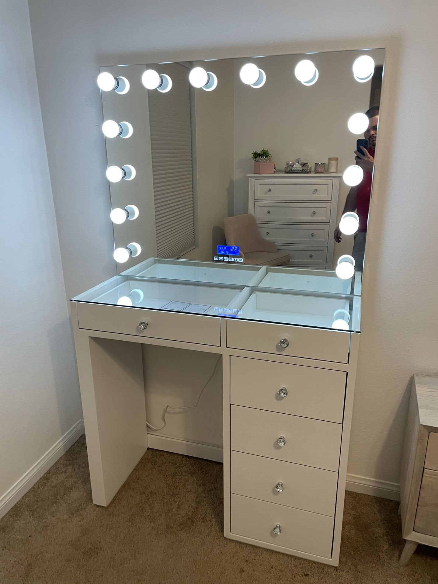 New Bluetooth Makeup Vanity In Stock