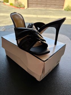 Woman’s heels-size 6.5
