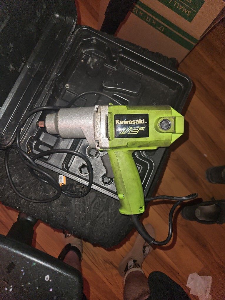 KAWASAKI Corded 1/2" Impact Wrench 840017 With Case & Sockets