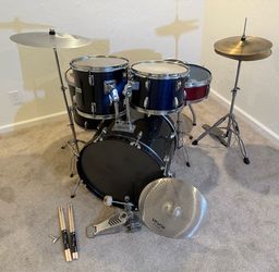 In Upland 91784. Complete 5 piece drum set 22 12 13 16 14” hi hat & cymbals 2 new quiet cymbals throne Yamaha pedal $375 cash 2401 n Euclid ave Upland