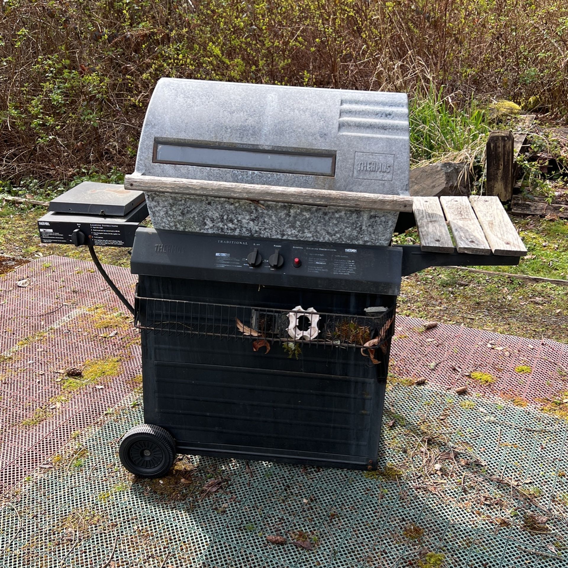 FREE - Thermos Grill