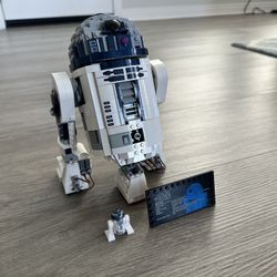 LEGO Star Wars R2-D2 75379