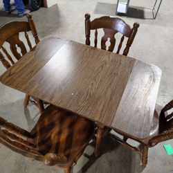 Dinning Room Table And 4 Chairs 