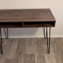 Hairpin Writing Desk With Storage 