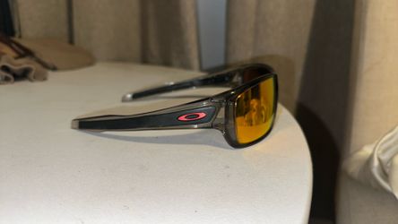 Oakley Men’s Sunglasses Prizm Ruby Polarized Lens Grey Ink Frame
