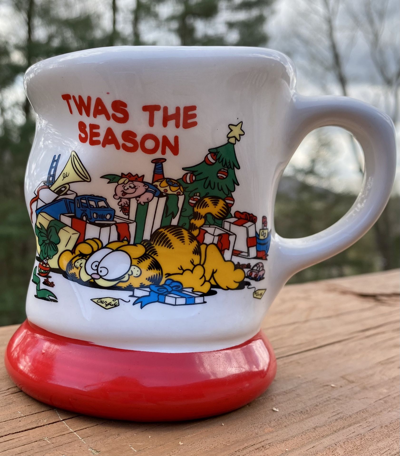 Gorgeous collectible and vintage Garfield  twas the season, mug, 