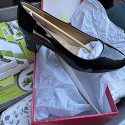 Kelly & Katie Sabrina Pump size 8 $20 each