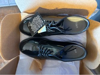 Dress shoes
