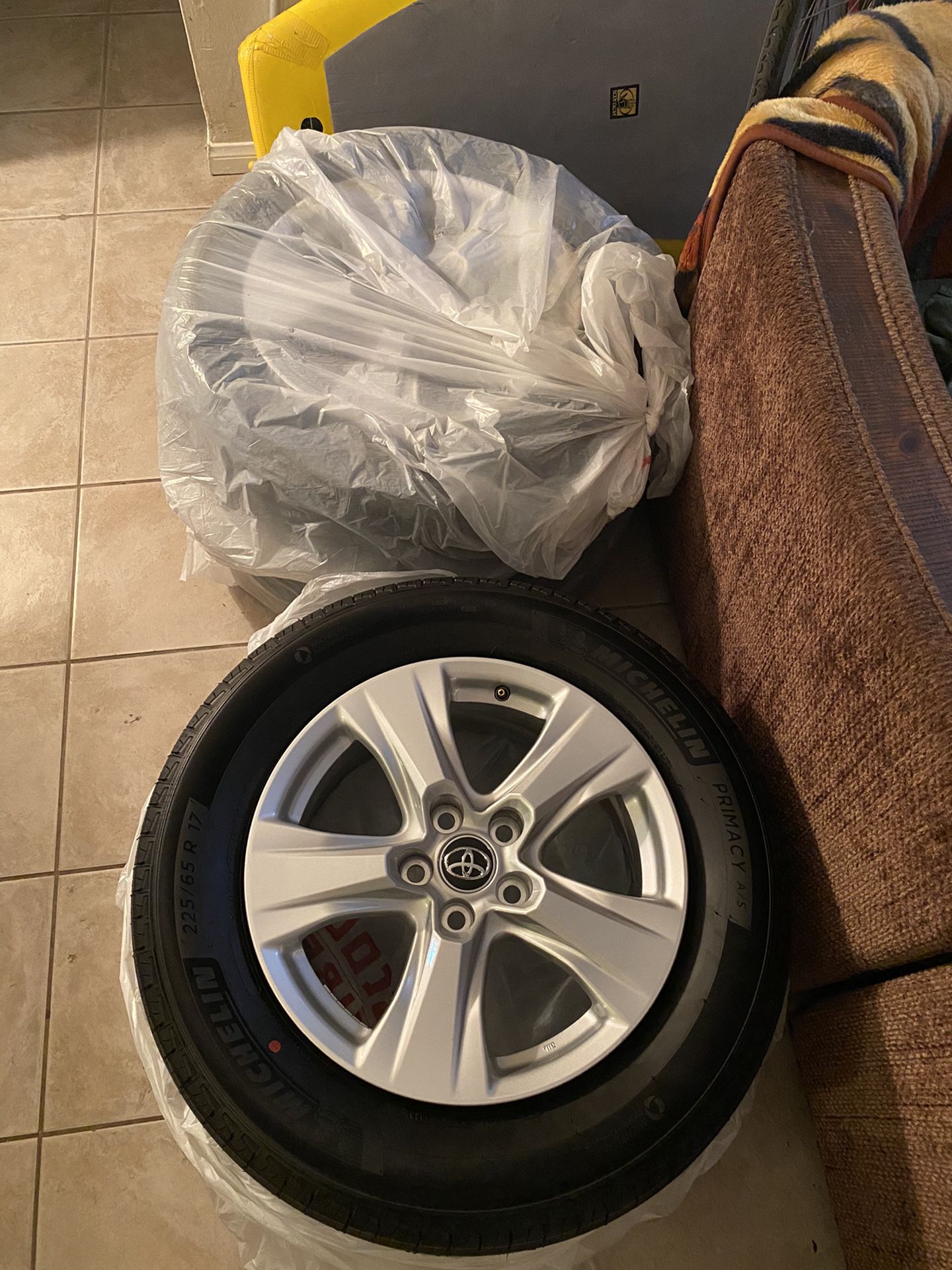 4 brand new alloy 17” rims and tires