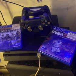 PS4  3 controls 2 games