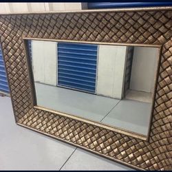Mirror in good condition like new