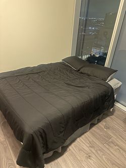 Queen Bed & desk with chair