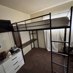 Bed W/ Desk-setup