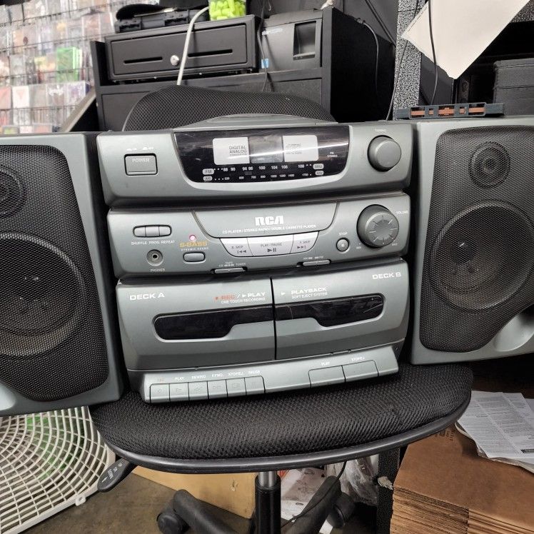 RCA Radio/Cassette Boombox