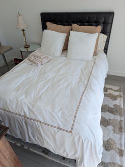 Bedroom queen