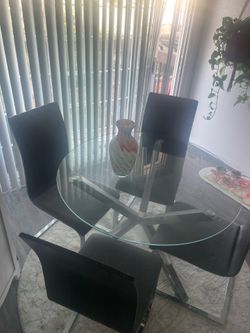 Coffee table and kitchen table with 4 chairs