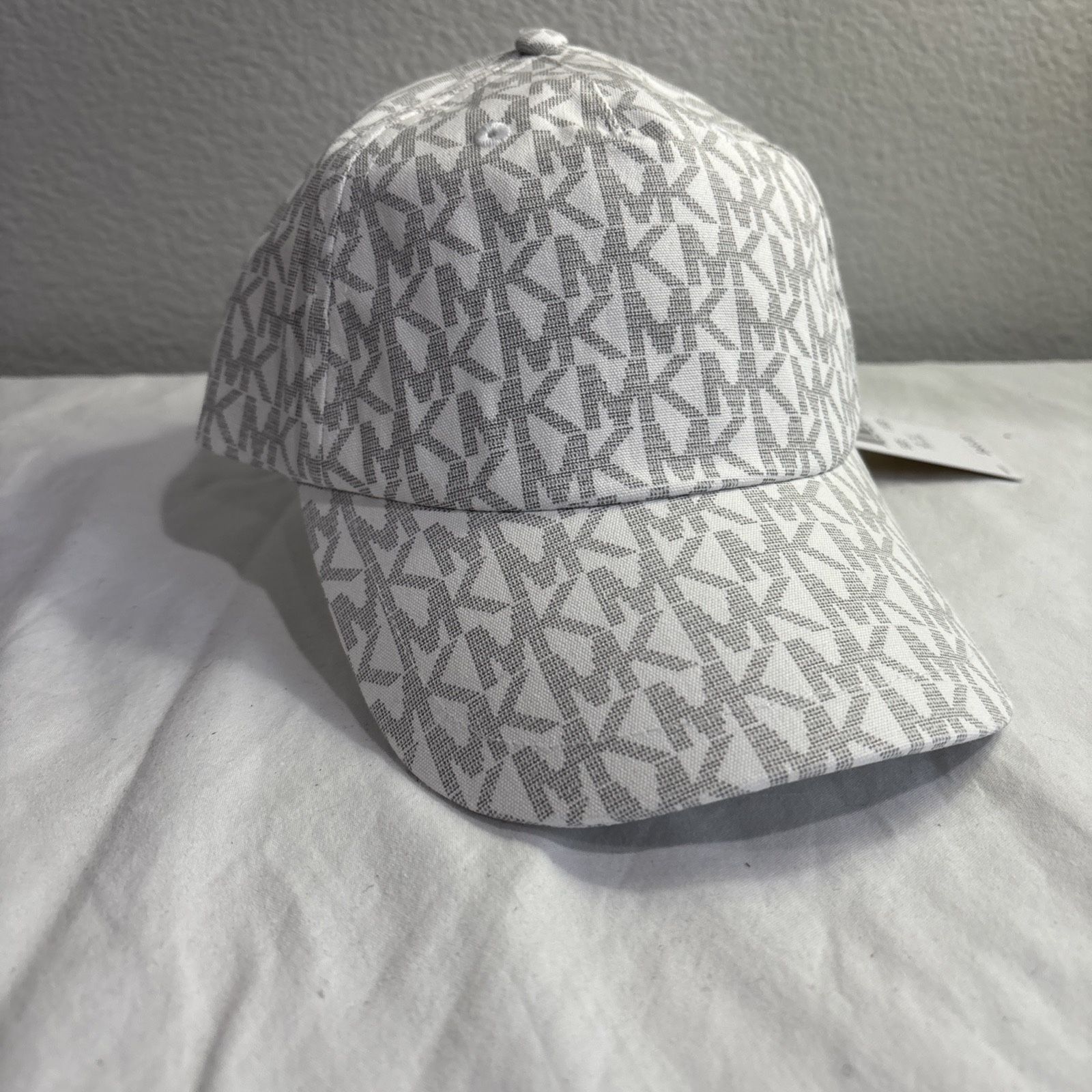 Michael Kors New ✅White Baseball Cap With Tags ✅🔥 MRSP $68.00